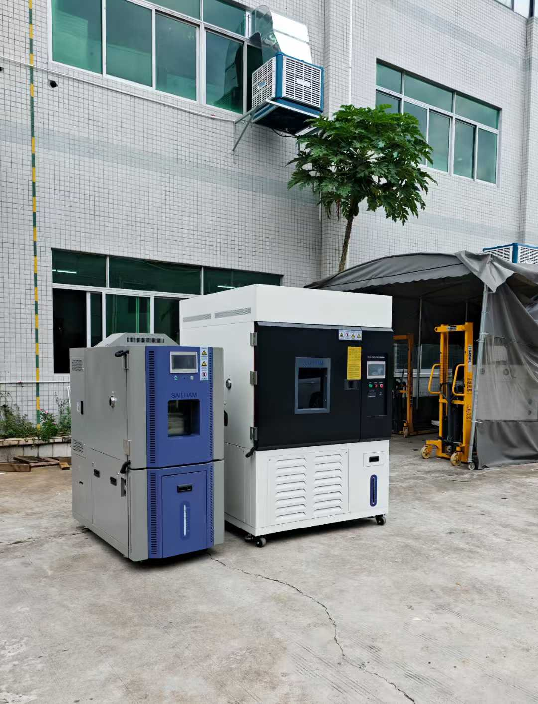 512L水冷式转鼓氙灯老化试验箱与150L恒温恒湿箱